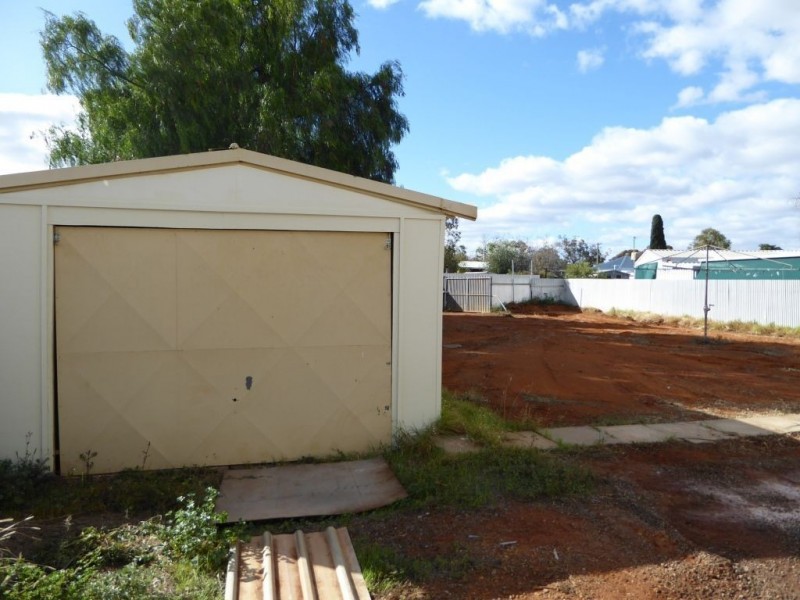 84 Sylvester Street, Coolgardie WA 6429