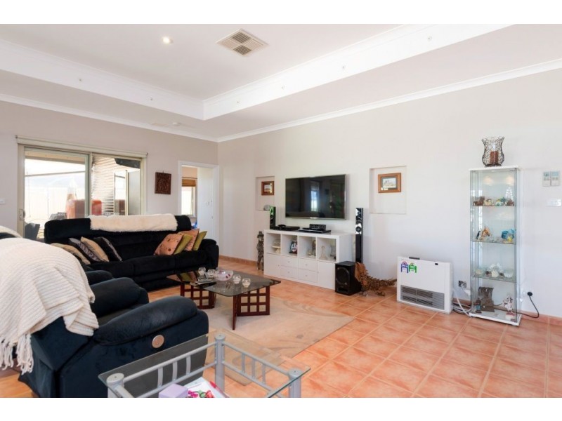 15 Nganka Way, Hannans WA 6430