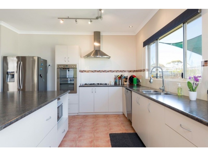 15 Nganka Way, Hannans WA 6430