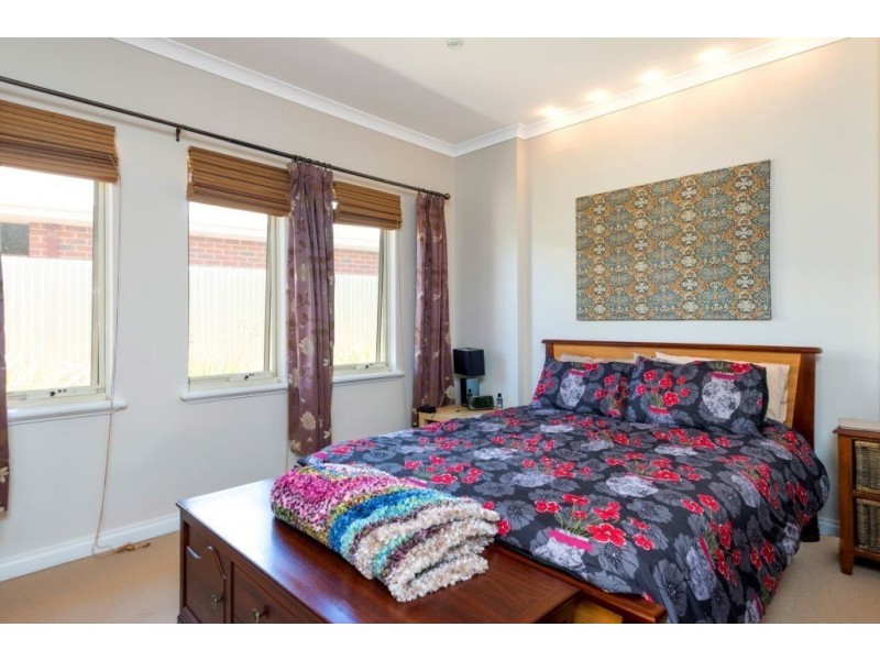 15 Nganka Way, Hannans WA 6430