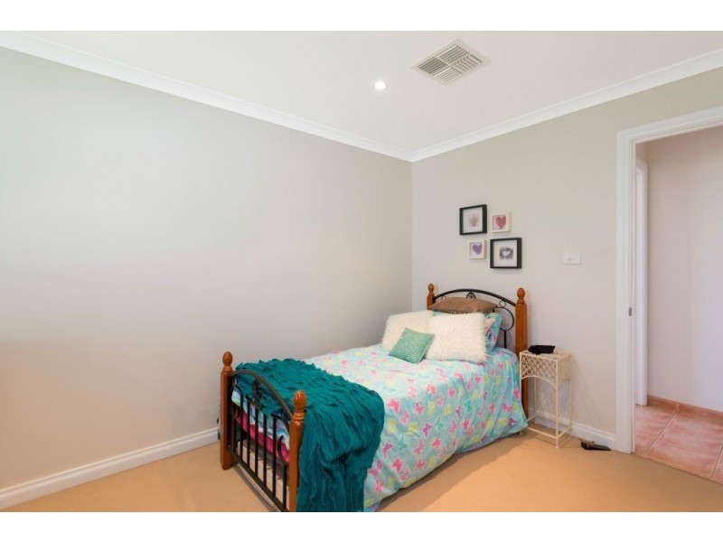 15 Nganka Way, Hannans WA 6430