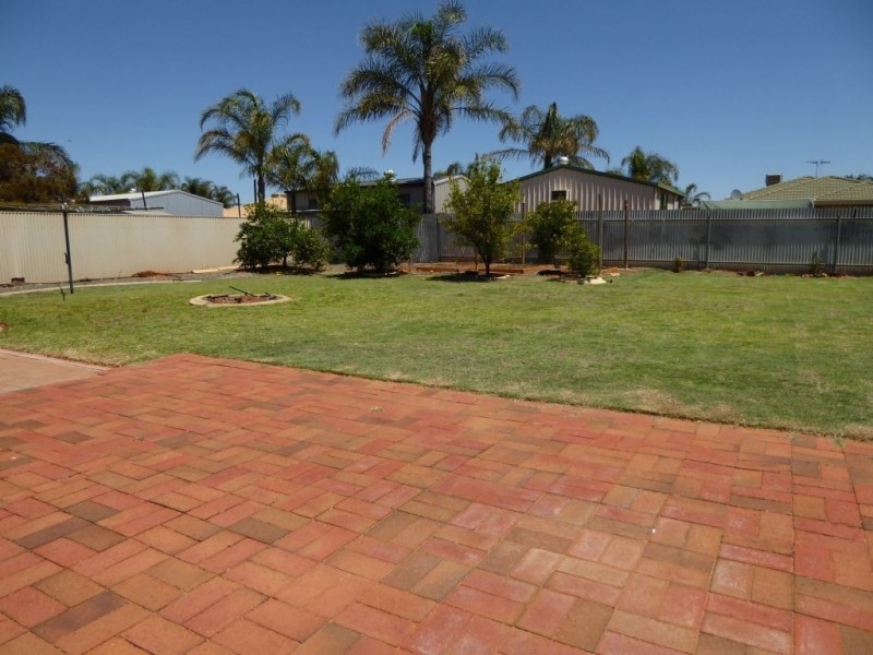 27 Mosconi Circle, Somerville WA 6430