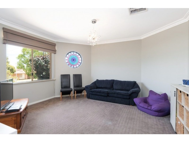 15 Jarvis Place, Hannans WA 6430