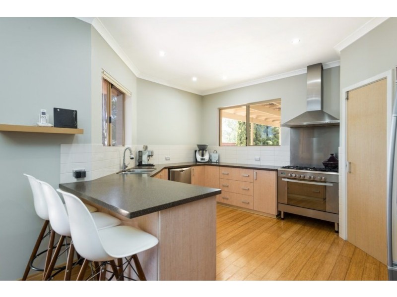 15 Jarvis Place, Hannans WA 6430