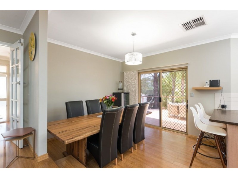 15 Jarvis Place, Hannans WA 6430