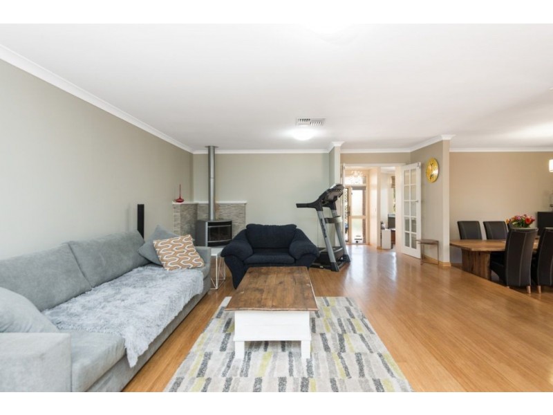 15 Jarvis Place, Hannans WA 6430