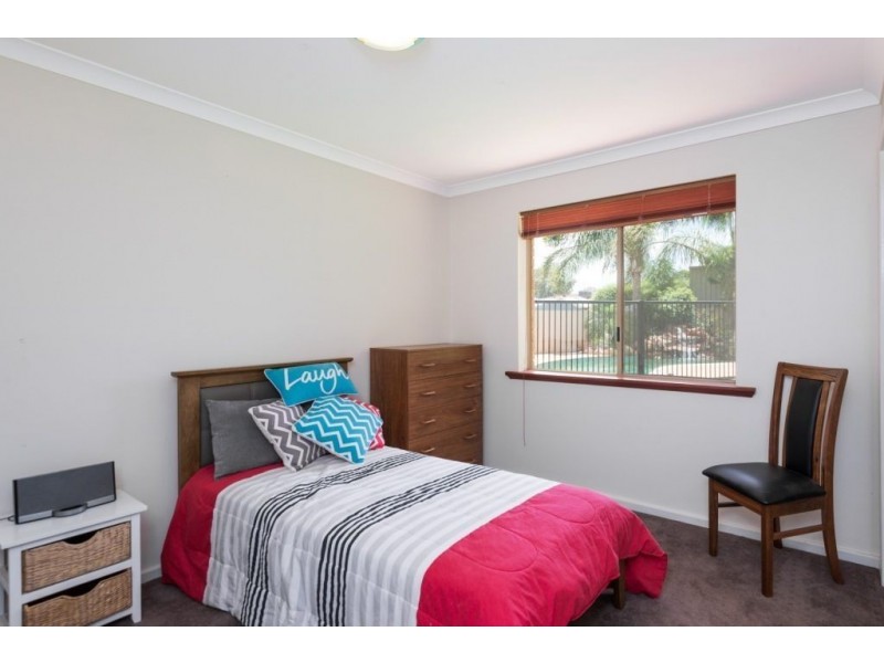 15 Jarvis Place, Hannans WA 6430