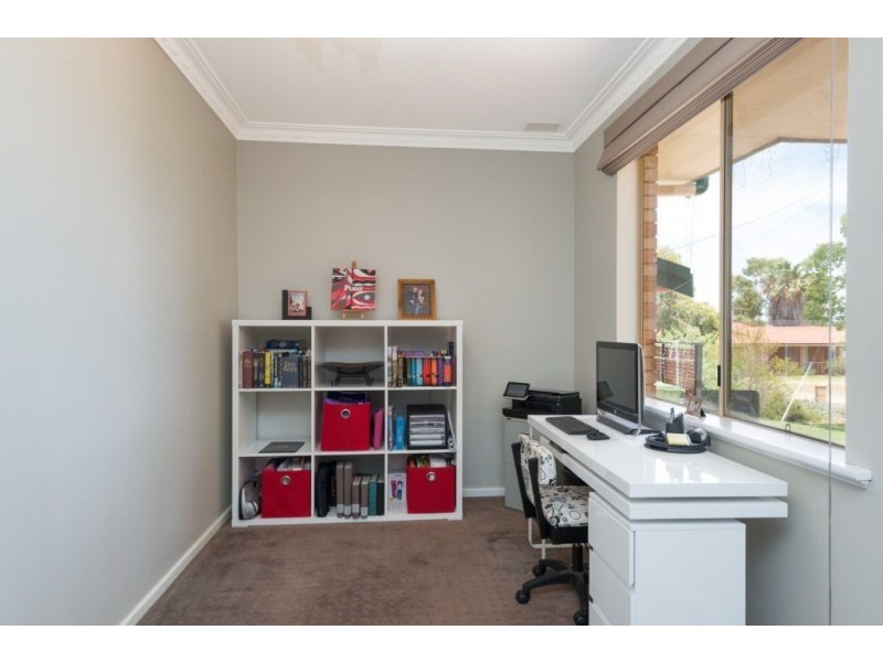 15 Jarvis Place, Hannans WA 6430