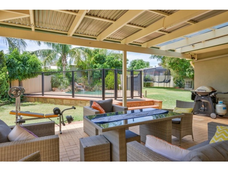 15 Jarvis Place, Hannans WA 6430