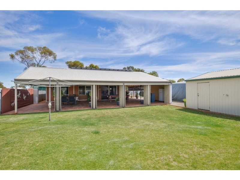 35 Cavalier Crescent, Boulder WA 6432