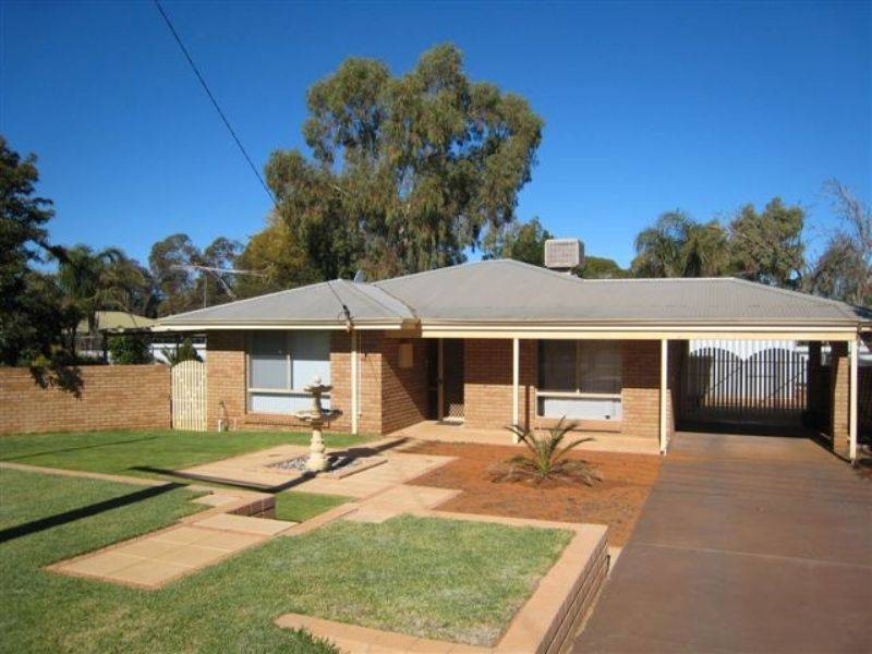 10 Compton Court, Hannans WA 6430