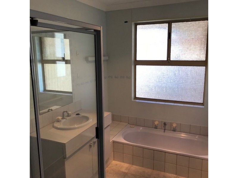 10 Compton Court, Hannans WA 6430