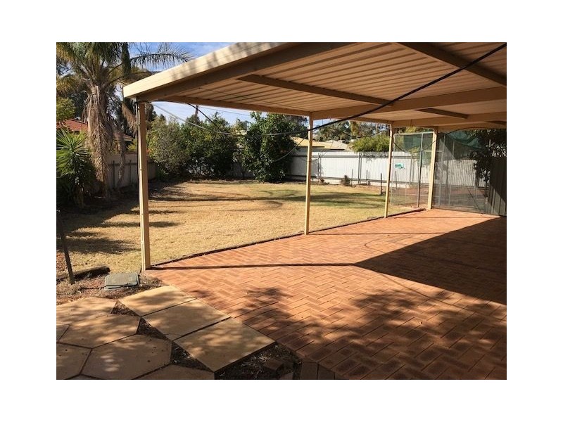 10 Compton Court, Hannans WA 6430
