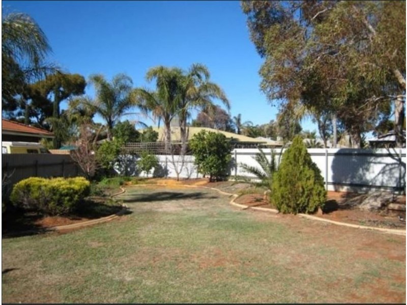 10 Compton Court, Hannans WA 6430