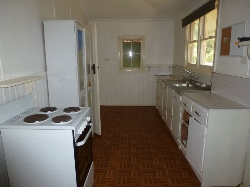 2 Russell Street, Lamington WA 6430