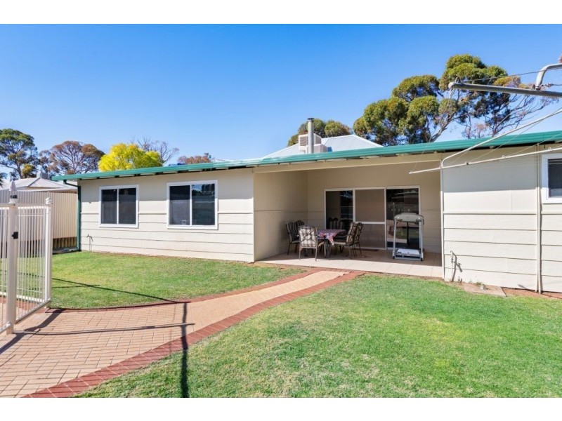 86 Ward Street, Lamington WA 6430