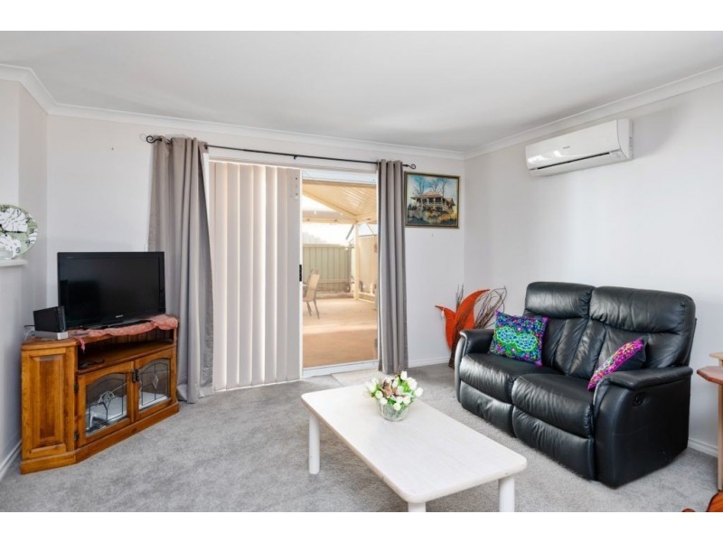 6B Carlyle Court, Boulder WA 6432