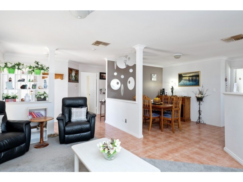 6B Carlyle Court, Boulder WA 6432