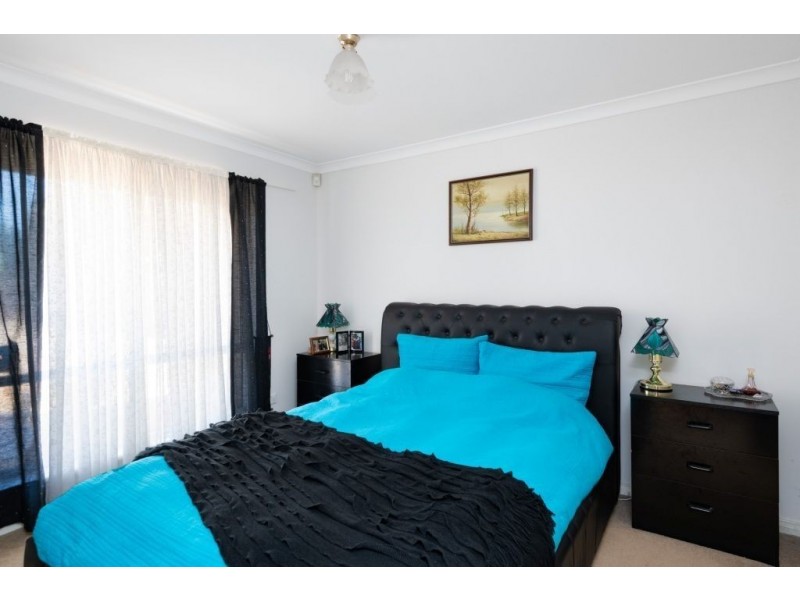 6B Carlyle Court, Boulder WA 6432