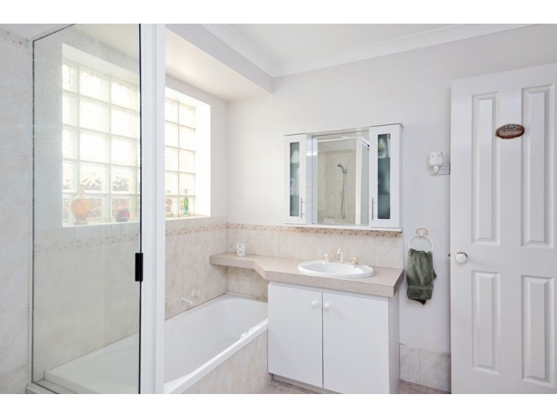 6B Carlyle Court, Boulder WA 6432