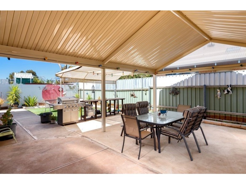 6B Carlyle Court, Boulder WA 6432