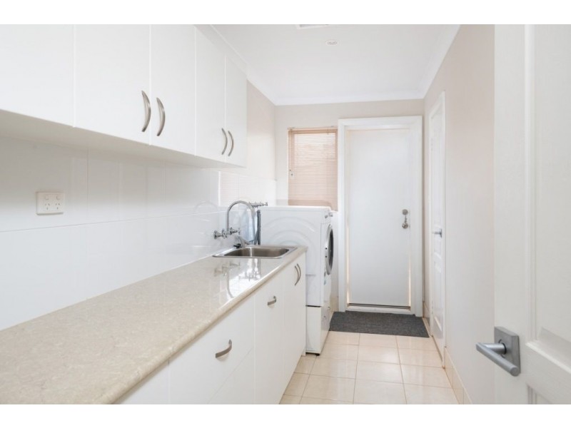 118 Aslett Drive, Karlkurla WA 6430