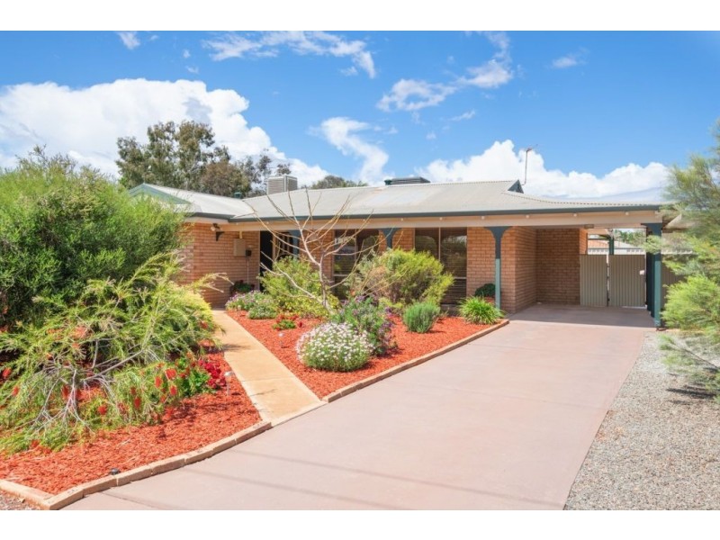 2 Jugan Place, Hannans WA 6430