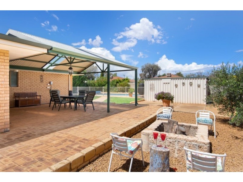 2 Jugan Place, Hannans WA 6430