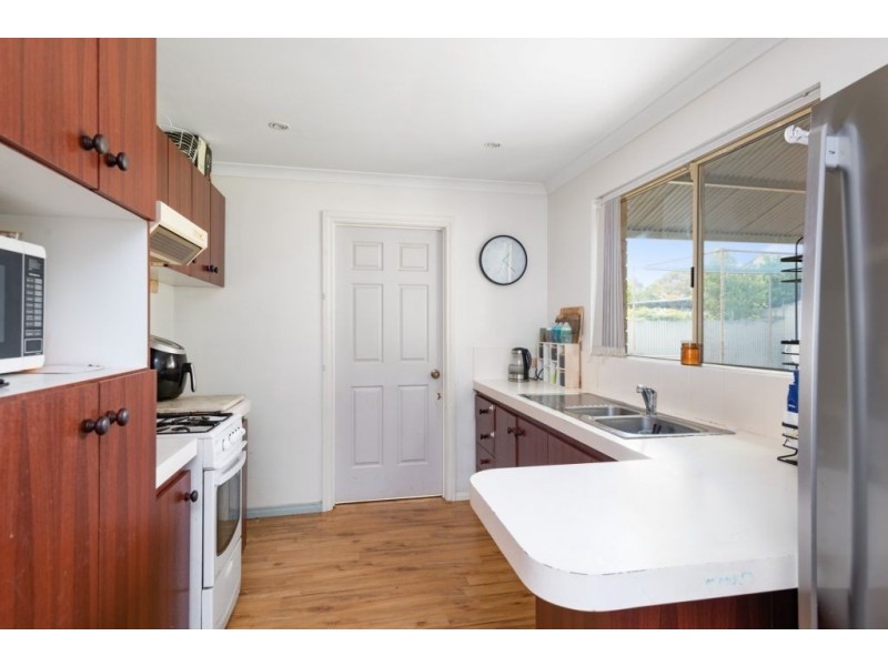 27 Davyhurst Drive, Hannans WA 6430