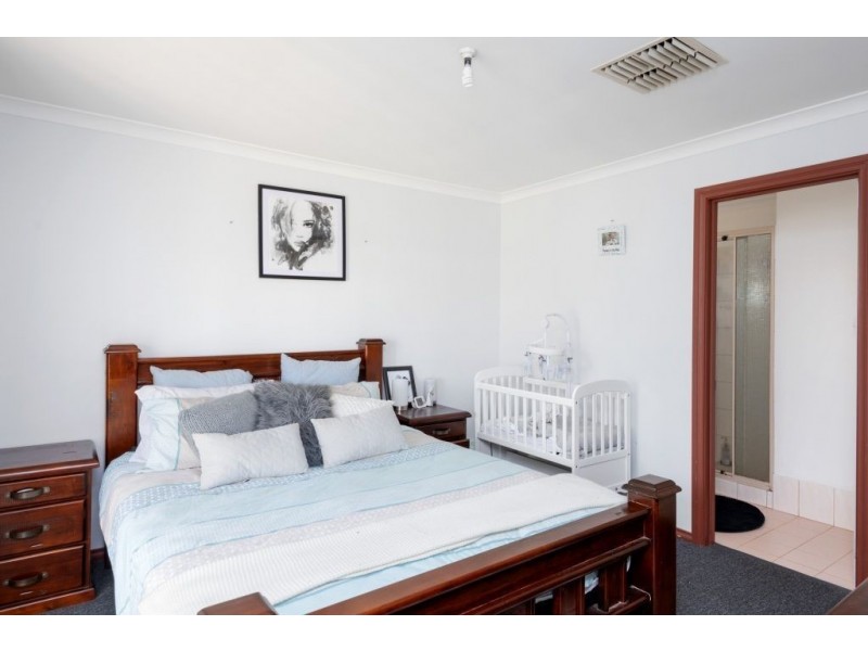 27 Davyhurst Drive, Hannans WA 6430