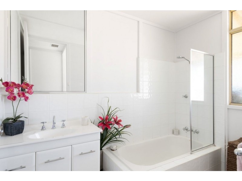 14 Holroyd Way, Boulder WA 6432