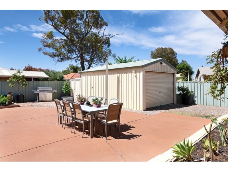 14 Holroyd Way, Boulder WA 6432