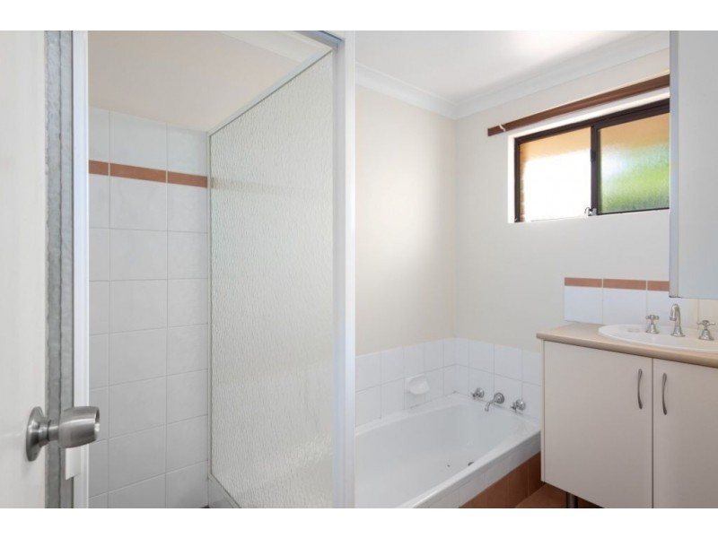 12 Kirwan Court, Hannans WA 6430