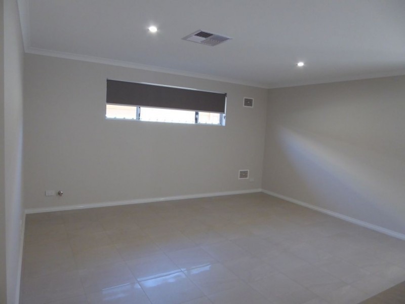 333A Collins Street, West Lamington WA 6430