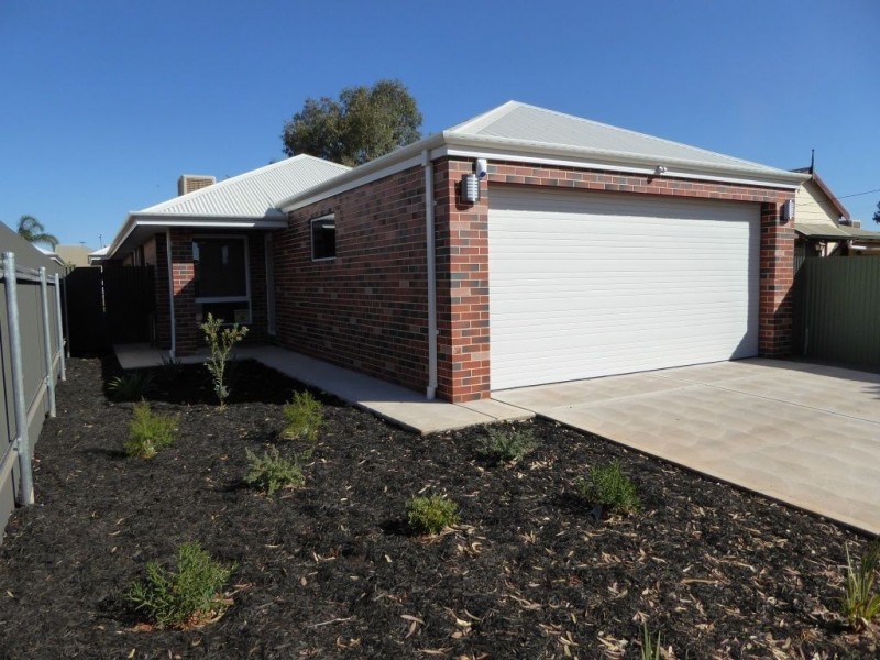 333B Collins Street, West Lamington WA 6430