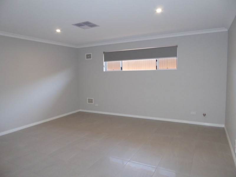 333B Collins Street, West Lamington WA 6430