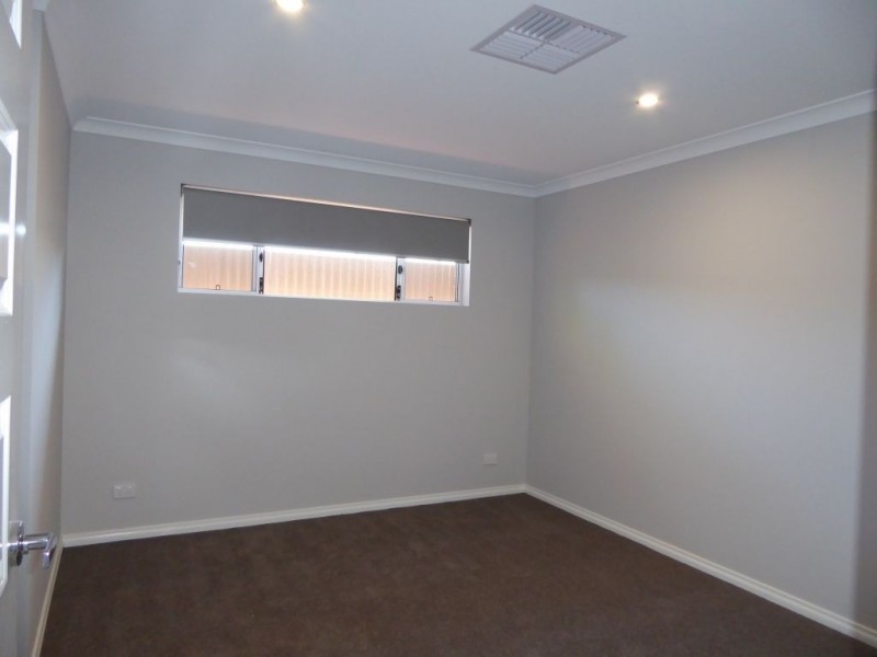 333B Collins Street, West Lamington WA 6430