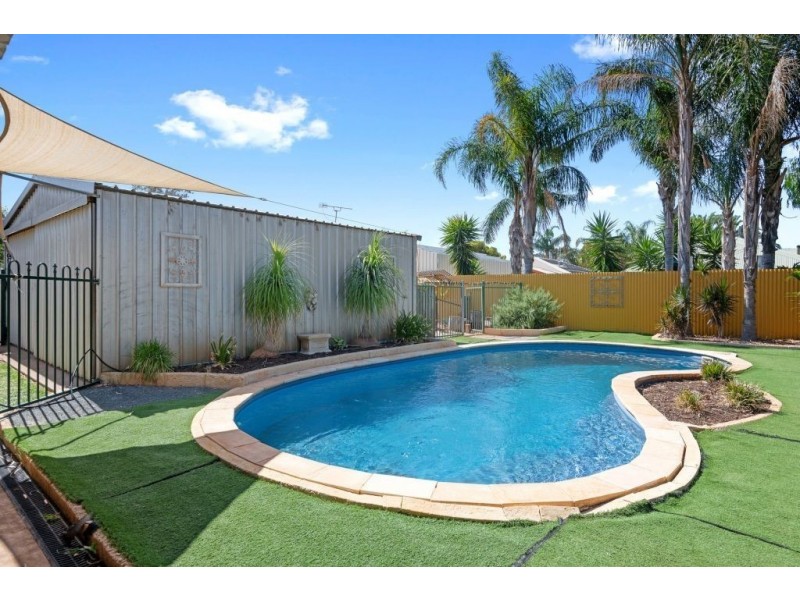 11 Rainsford Loop, Boulder WA 6432