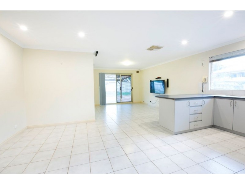 8 Killington Crescent, Boulder WA 6432