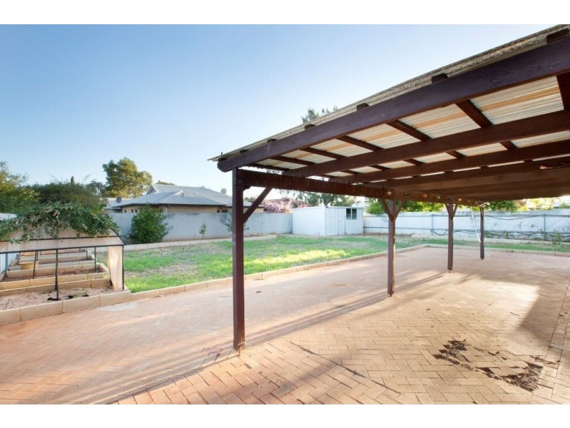 8 Killington Crescent, Boulder WA 6432