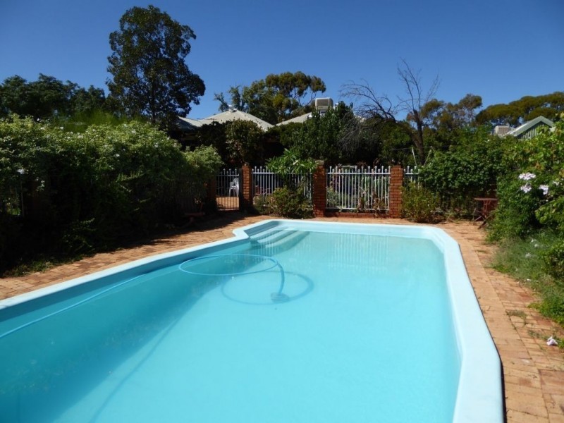 98A Ward Street, Lamington WA 6430