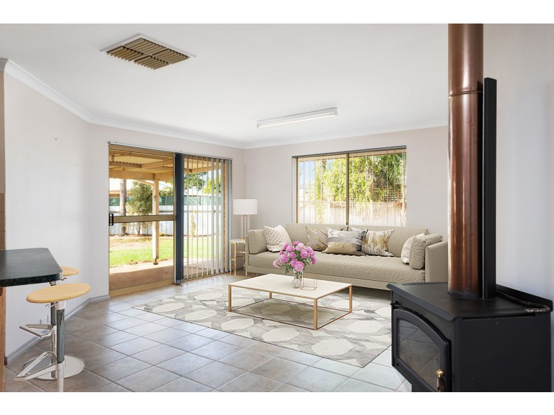 4 Joyce Drive, Boulder WA 6432