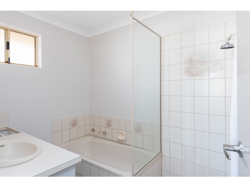 4 Joyce Drive, Boulder WA 6432