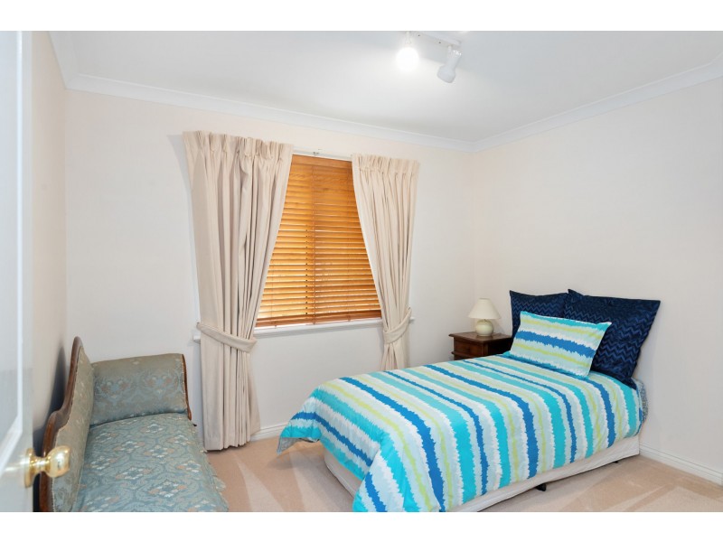 6 Riverina Way, Hannans WA 6430