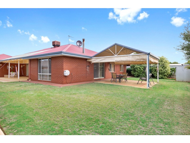 6 Riverina Way, Hannans WA 6430