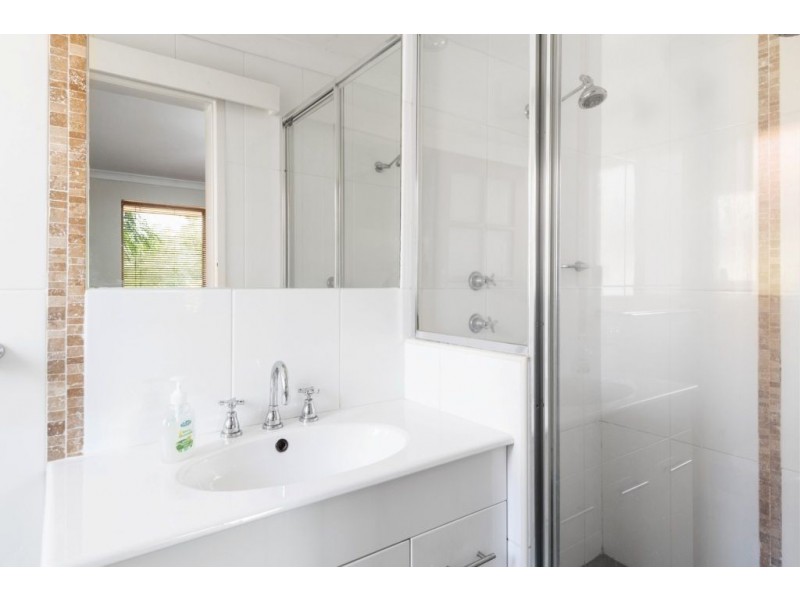 6 Robertson Street, West Lamington WA 6430