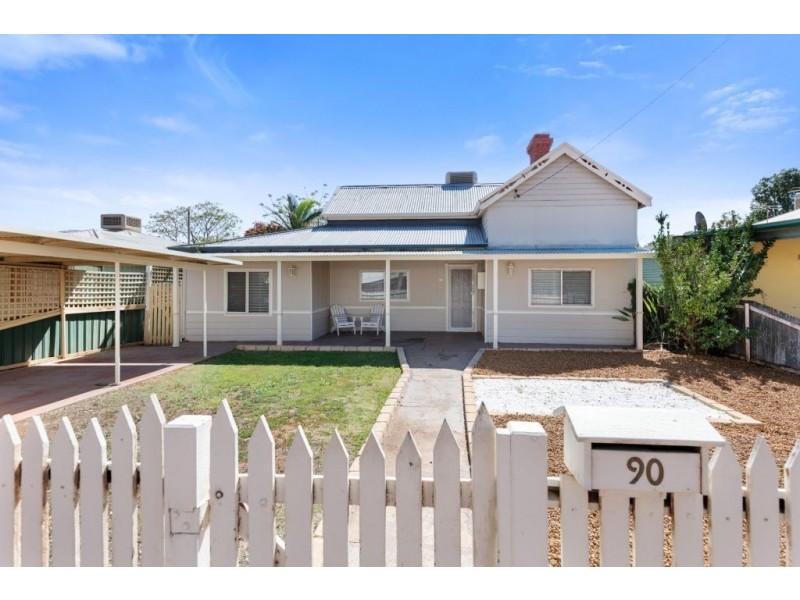 90 Addis Street, Lamington WA 6430