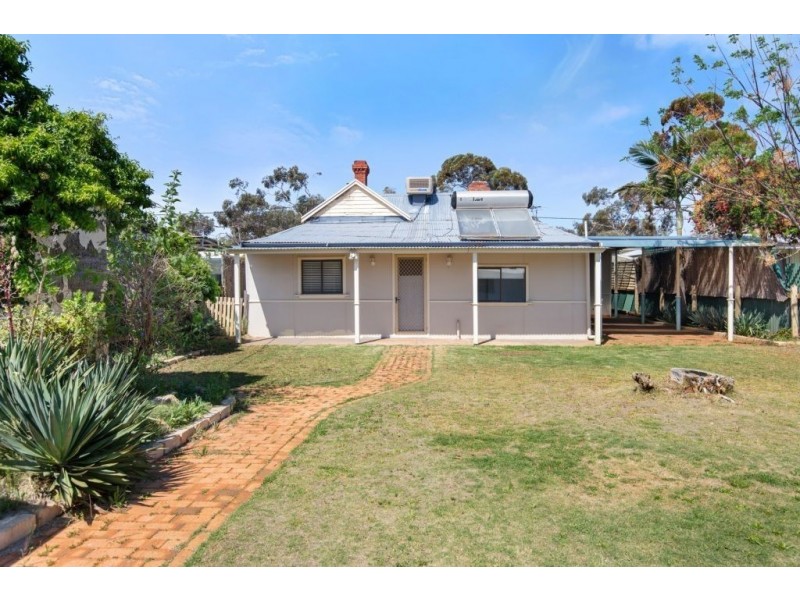 90 Addis Street, Lamington WA 6430