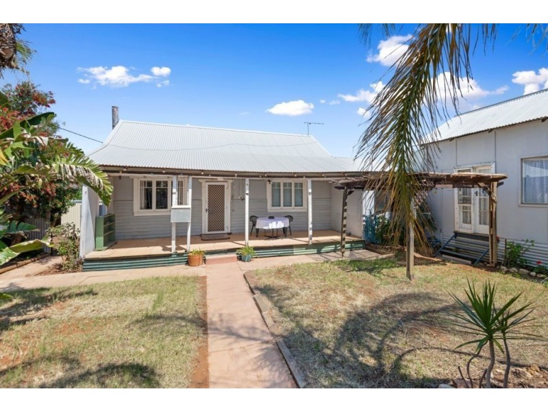 10 Plumer Street, Williamstown WA 6430