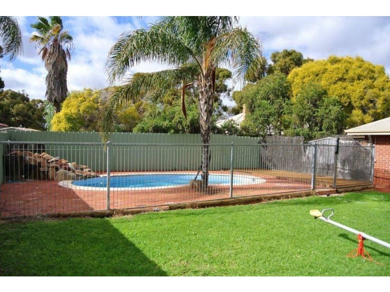 8 Finnerty Lane, Hannans WA 6430